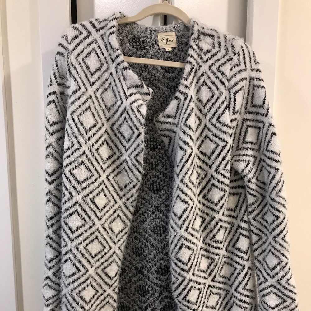 Medium white wool open cardigan